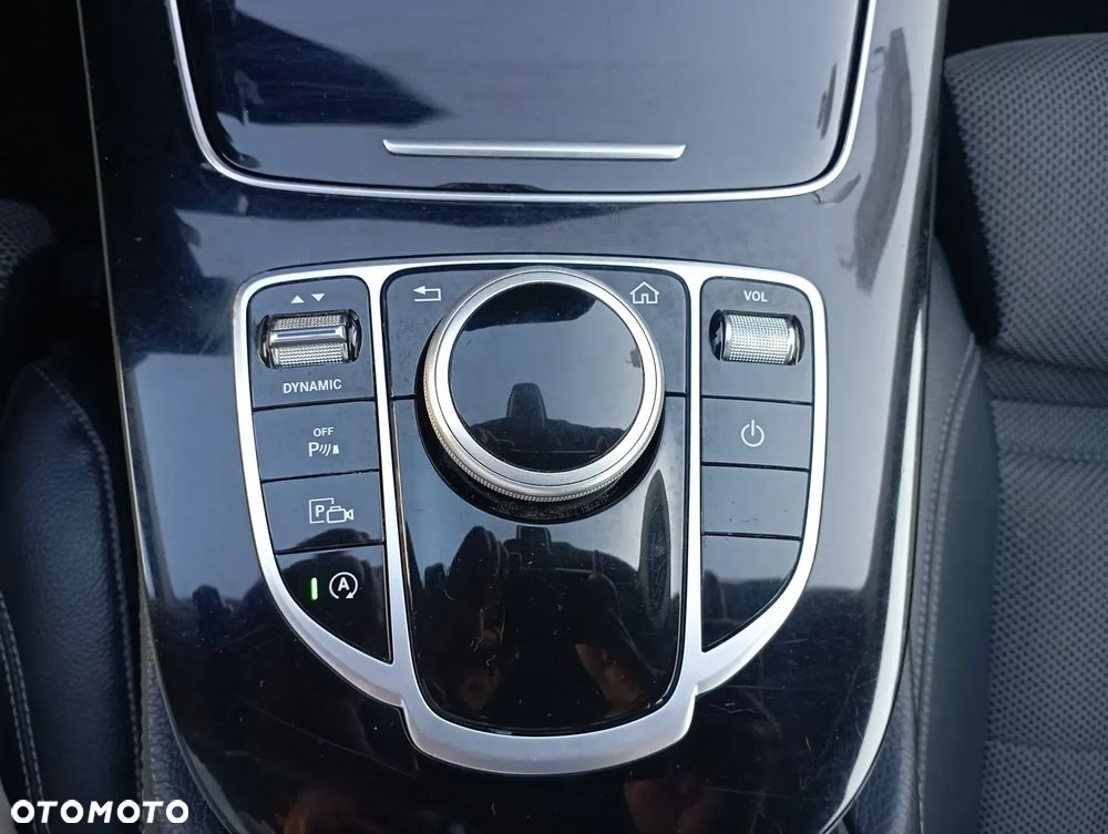Mercedes-Benz Klasa E 220 d 9G-TRONIC - 21