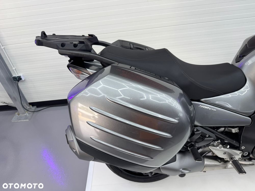 Kawasaki GTR - 17