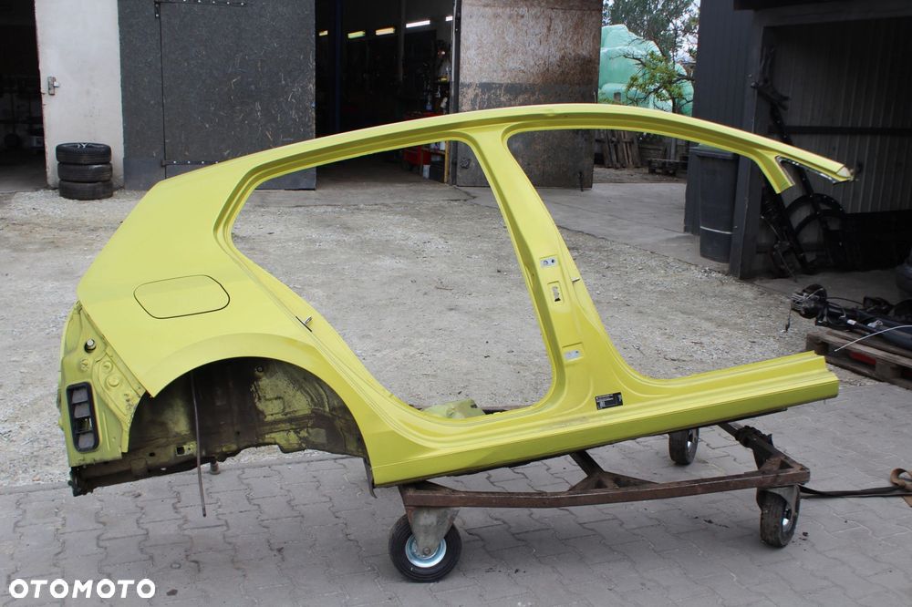 VW Golf VIII ćwiartka tył prawa - 1
