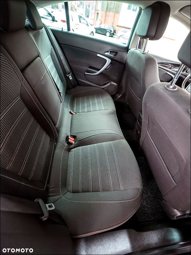 Opel Insignia - 35