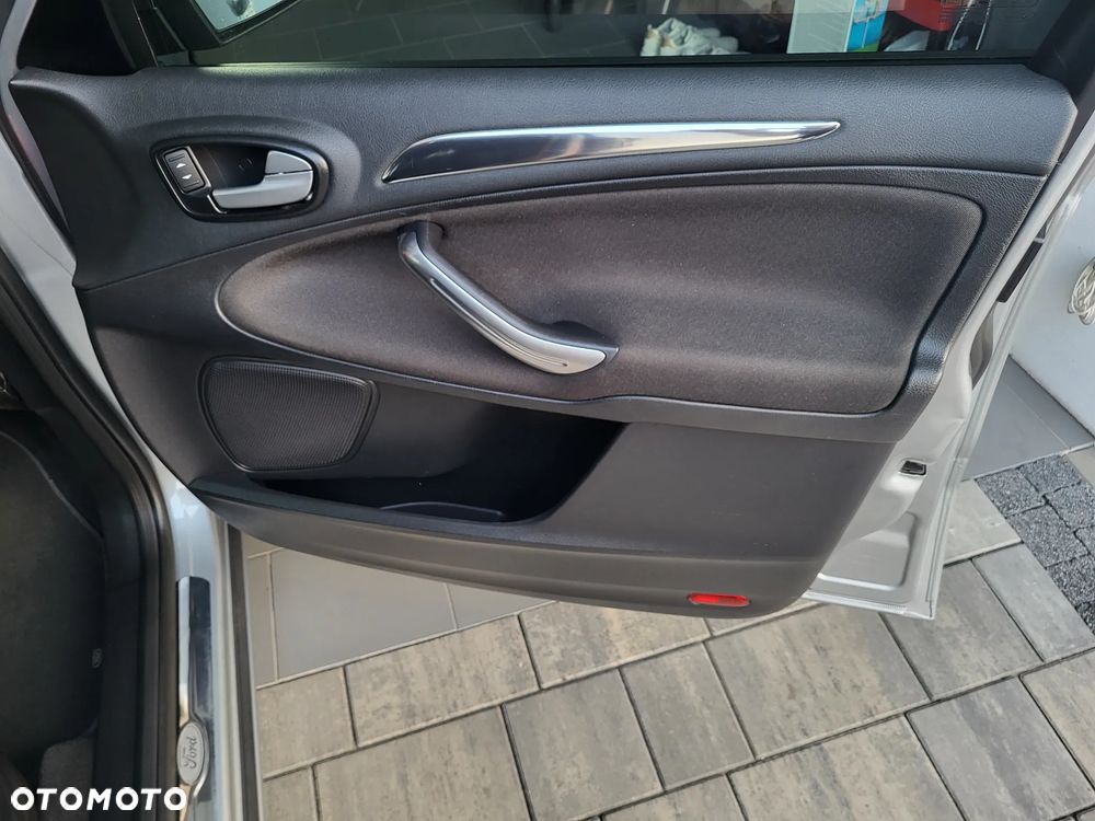 Ford S-Max 2.0 TDCi DPF Titanium - 26