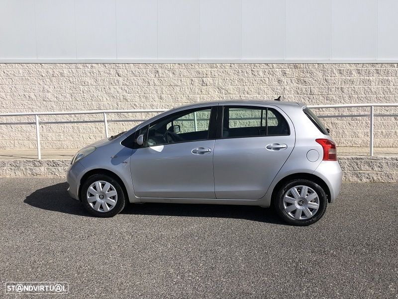 Toyota Yaris 1.0 VVT-i AC Manual - 3