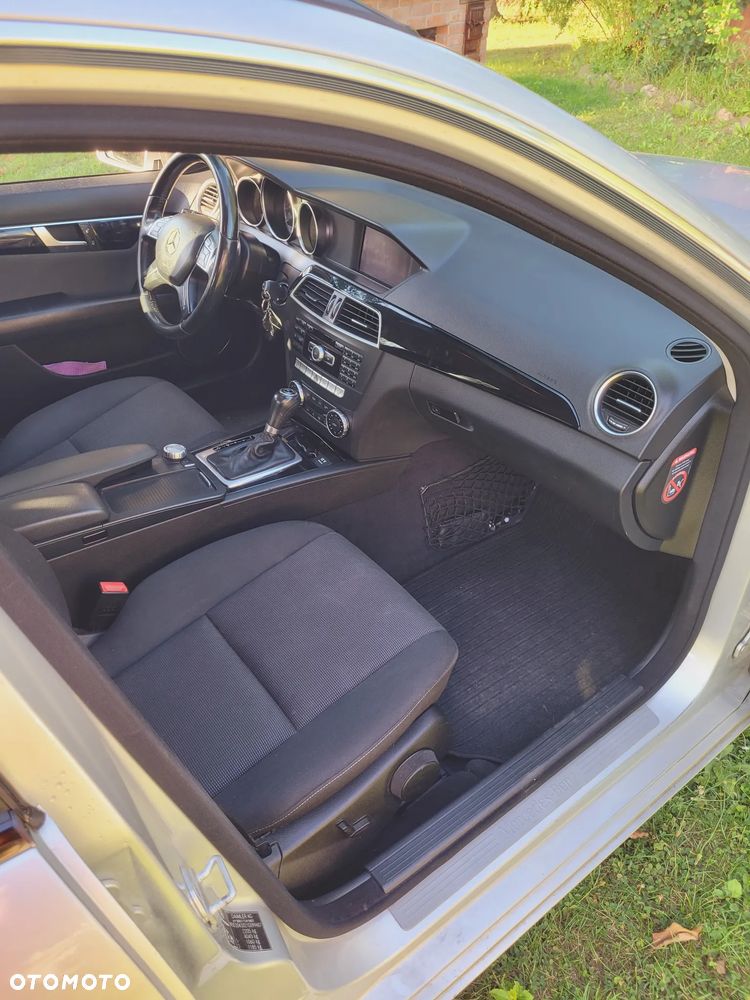 Mercedes-Benz Klasa C 220 CDI 7G-TRONIC Edition - 9