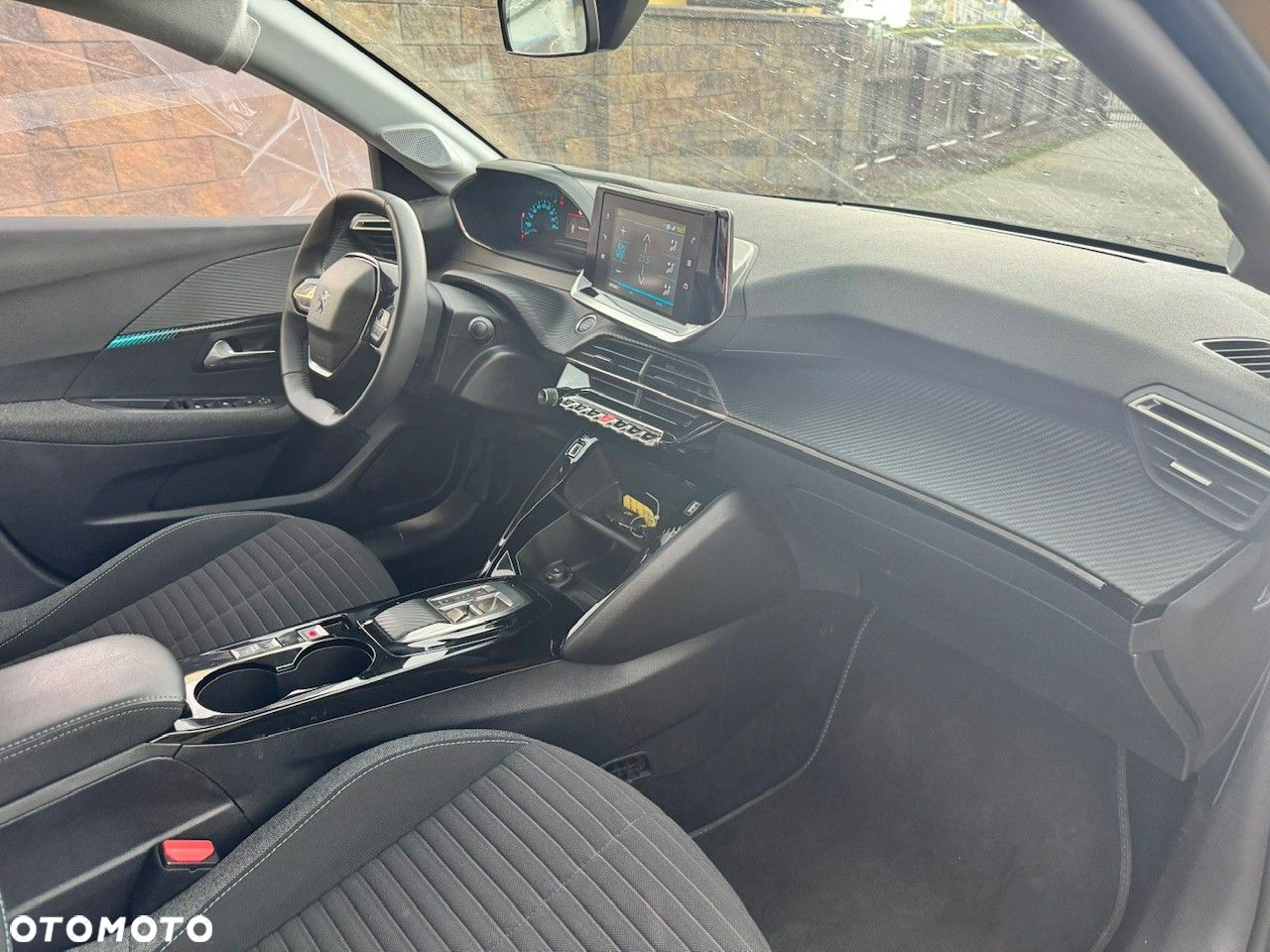 Peugeot 208 - 11