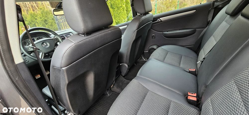 Mercedes-Benz Klasa B 180 BlueEFFICIENCY SPORT EDITION - 27