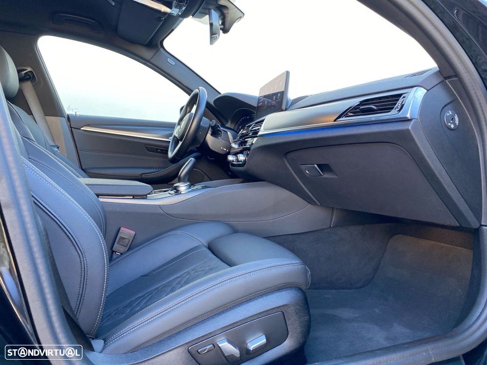 BMW 530 e Pack Desportivo M - 18