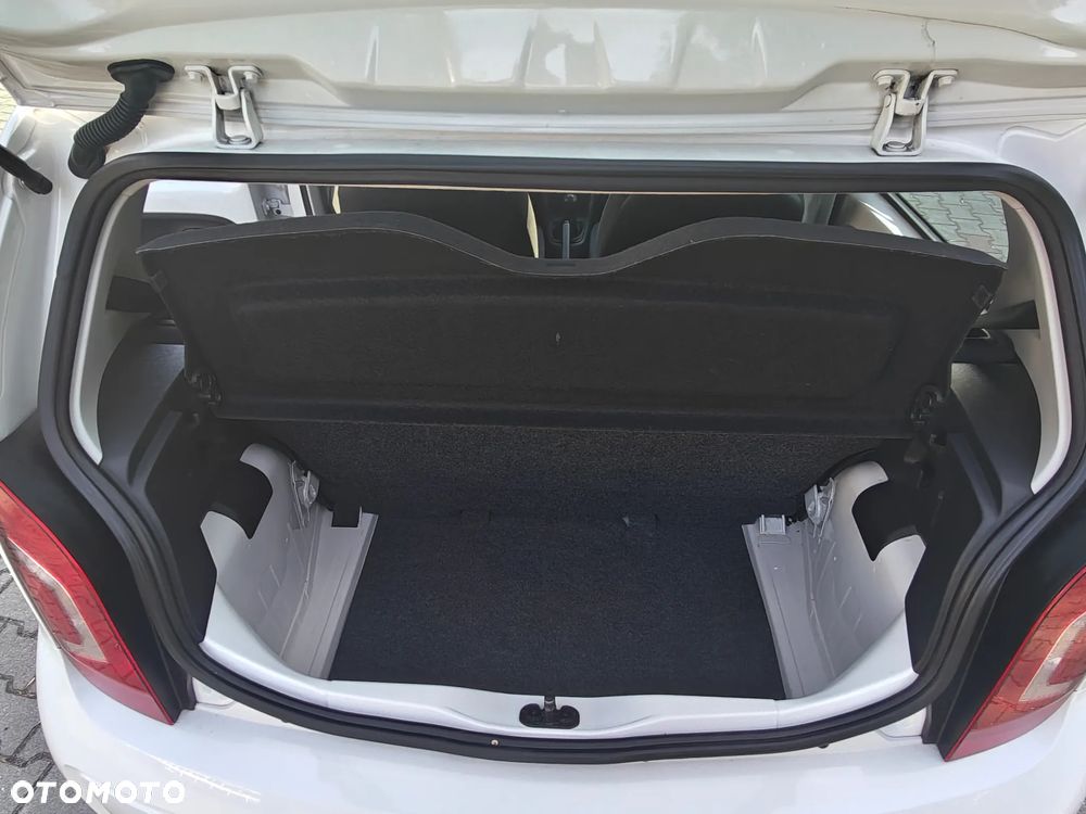 Volkswagen up! - 24