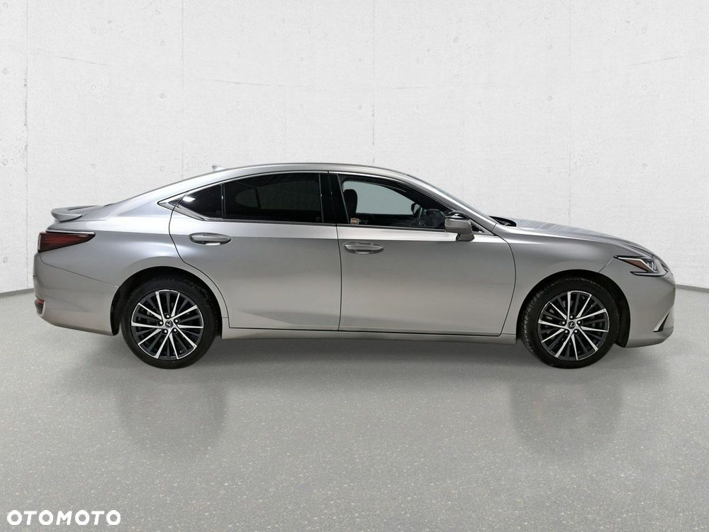 Lexus ES - 8
