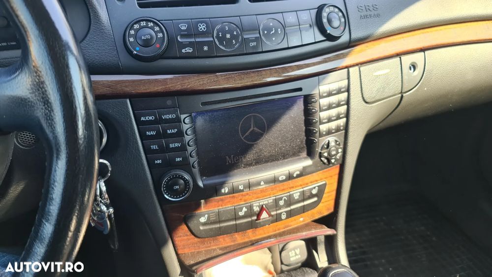 Mercedes-Benz E 200 KOMPRESSOR Elegance - 25