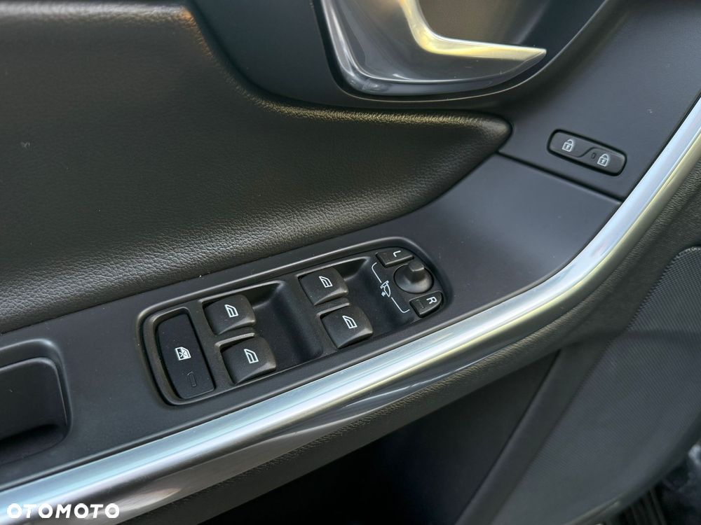 Volvo V60 Cross Country D3 Geartronic Summum - 17