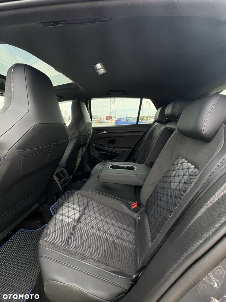 Volkswagen Golf 1.5 eTSI mHEV R-Line DSG - 19