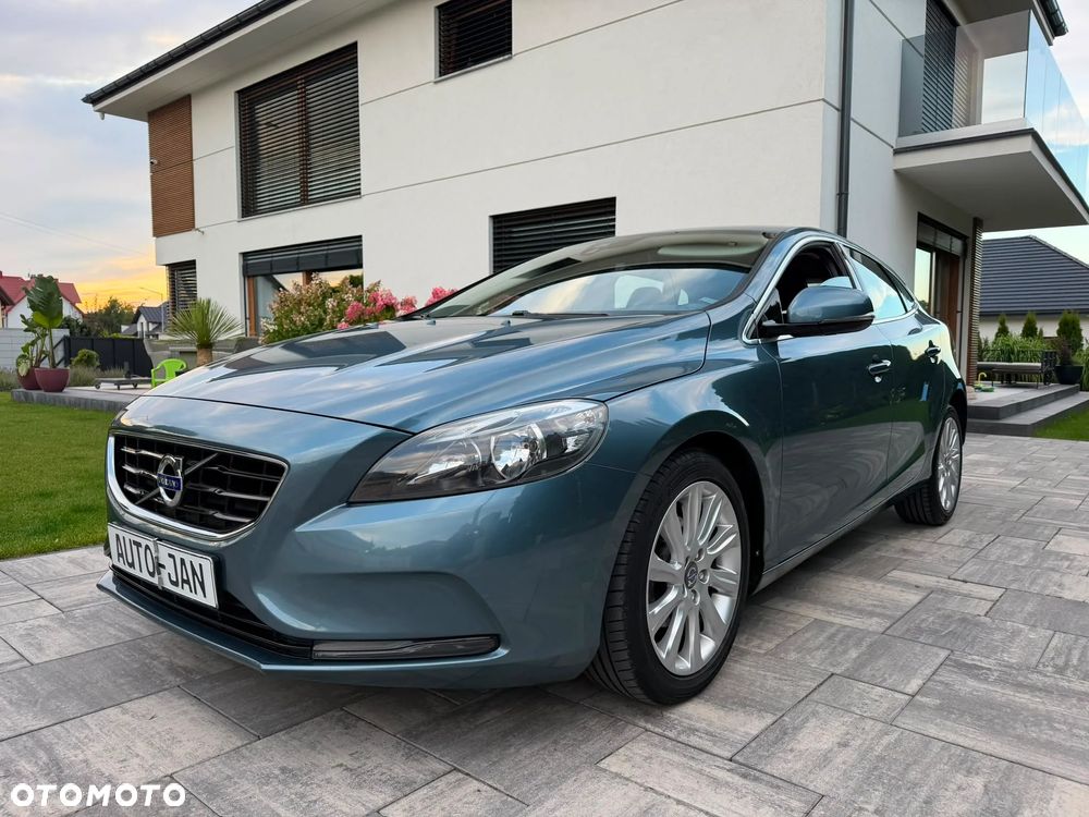 Volvo V40 D2 Summum - 1