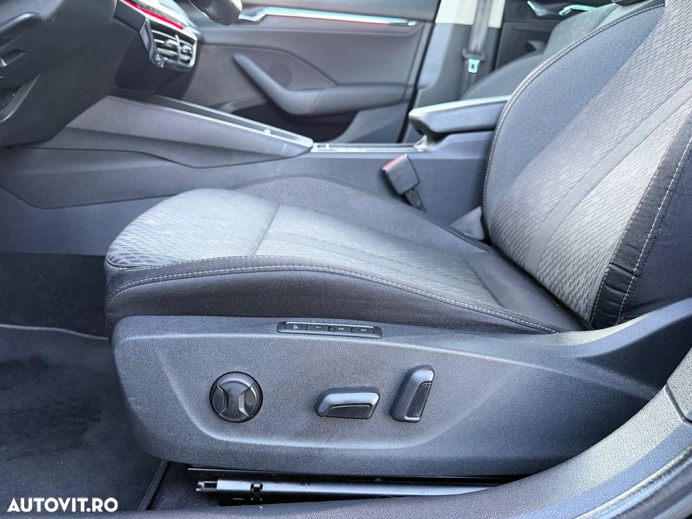 Skoda Octavia 2.0 TDI DSG First Edition - 29