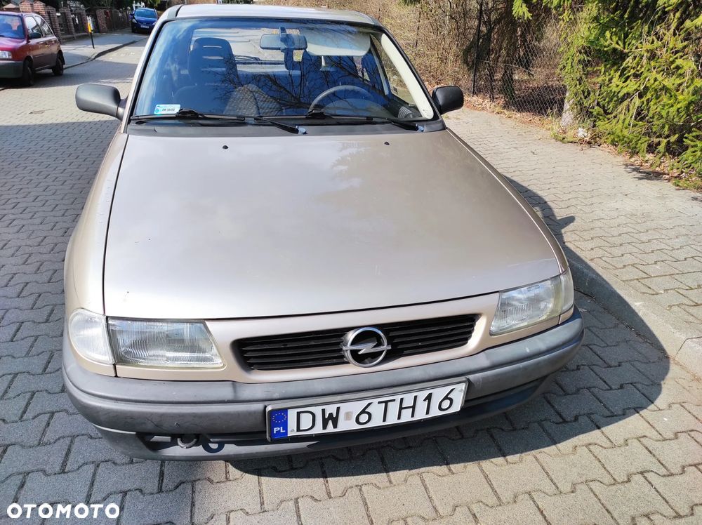 Opel Astra 1.4 Base - 4