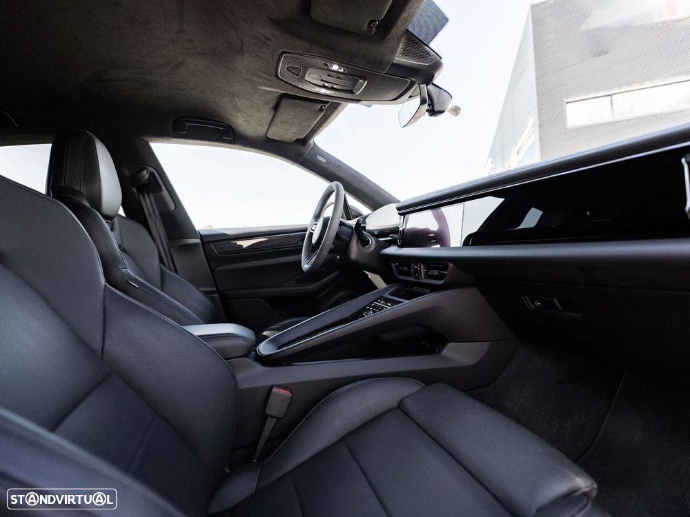 Porsche Macan Electric Turbo - 12