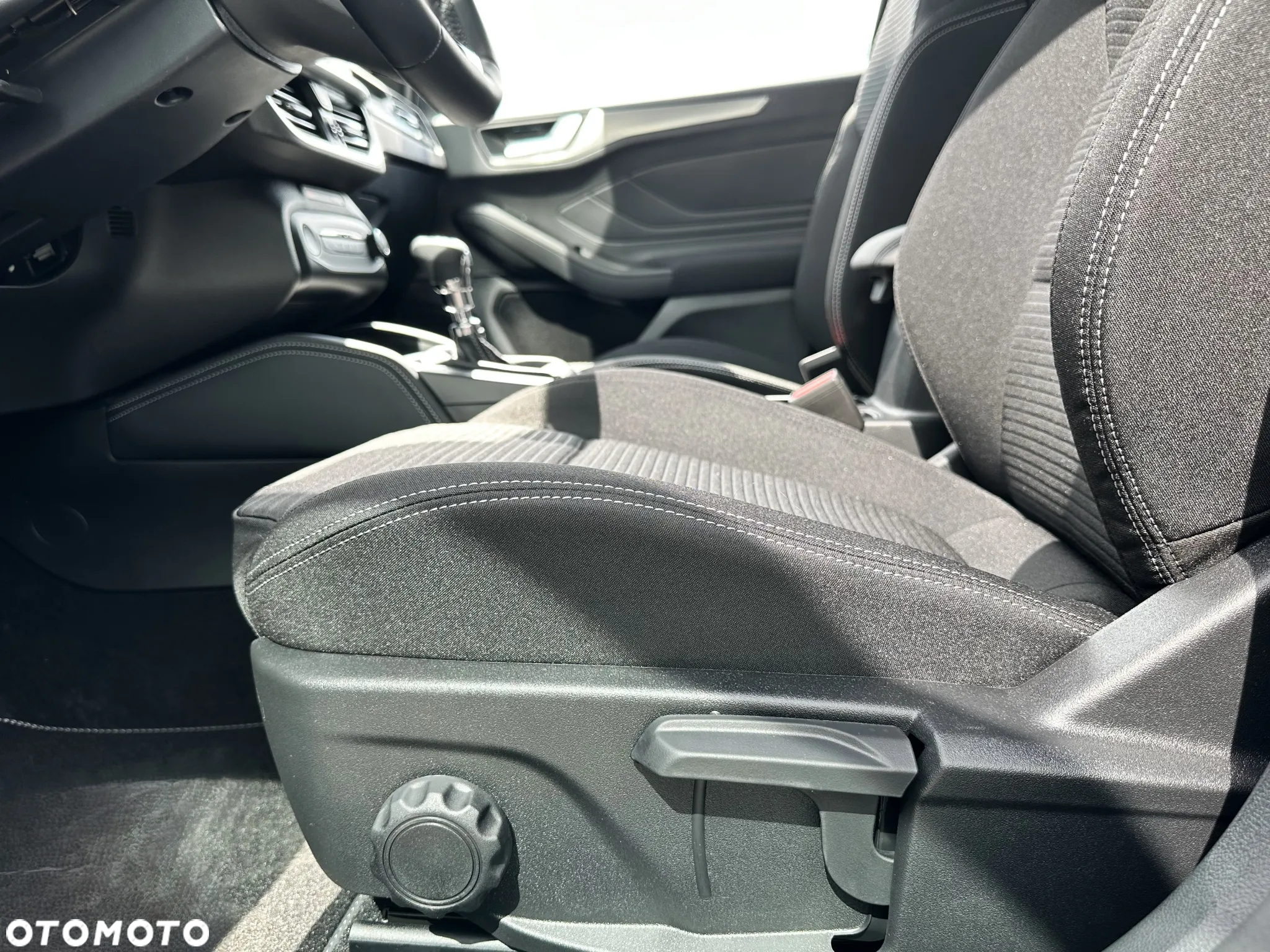 Ford Focus 1.0 EcoBoost Titanium X - 11