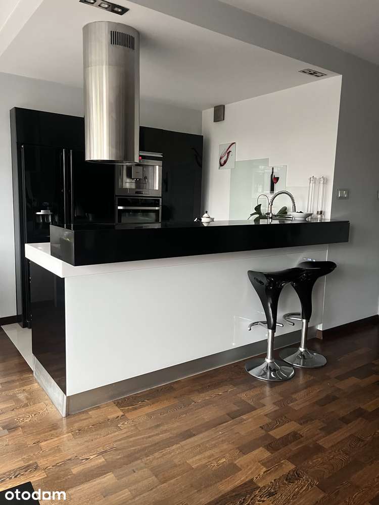 Apartament w centrum miasta z widokiem na cerkiew