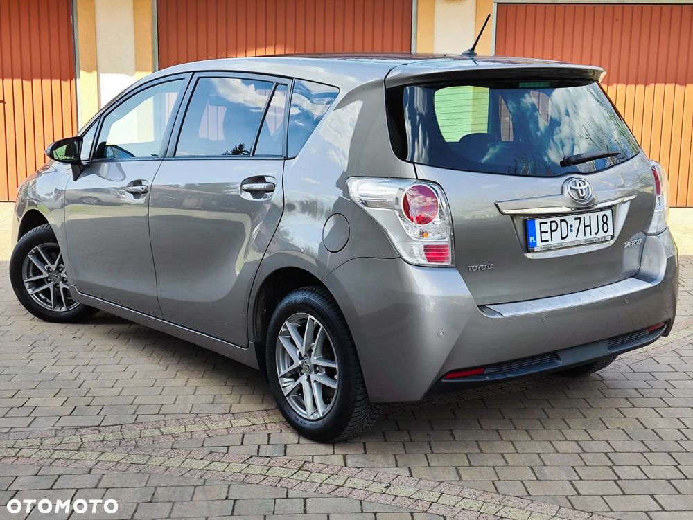 Toyota Verso 1.8 Premium EU6 - 16