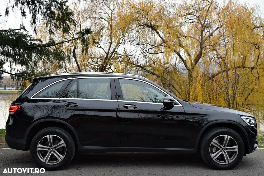 Mercedes-Benz GLC 300 e 4Matic 9G-TRONIC Edition AMG Line - 11