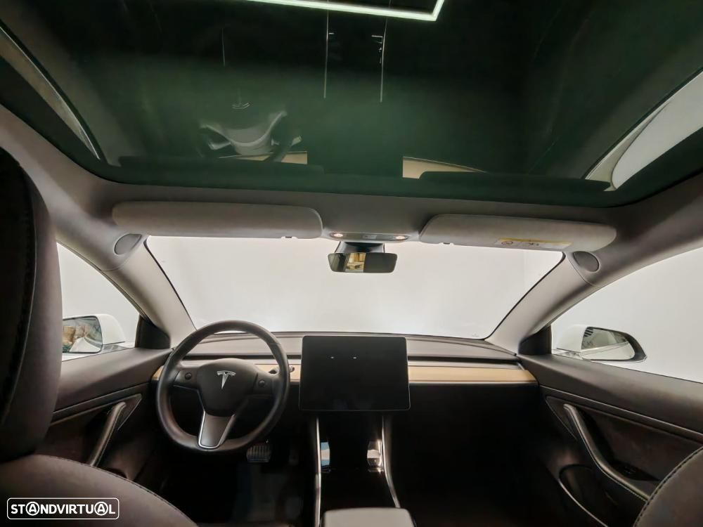 Tesla Model 3 - 9