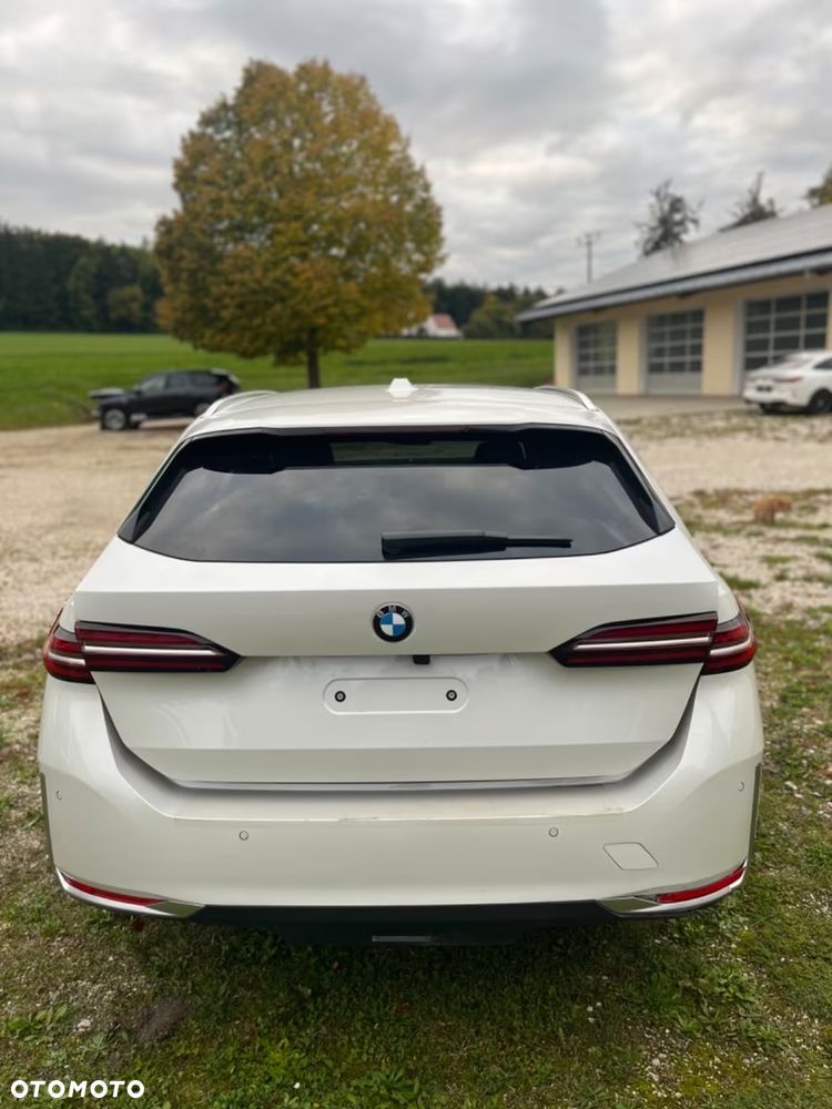 BMW Seria 5 520d xDrive mHEV - 11
