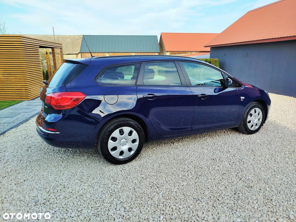 Opel Astra 1.4 Turbo 150 Jahre - 11