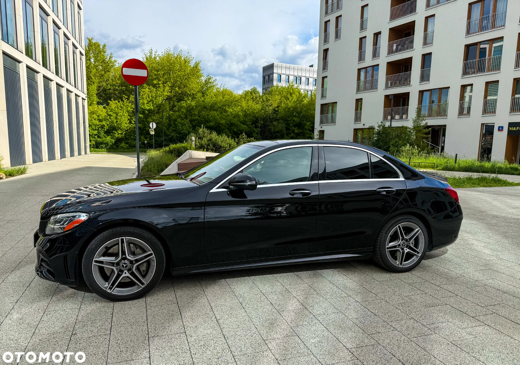 Mercedes-Benz Klasa C 300 4Matic 9G-TRONIC AMG Line - 2