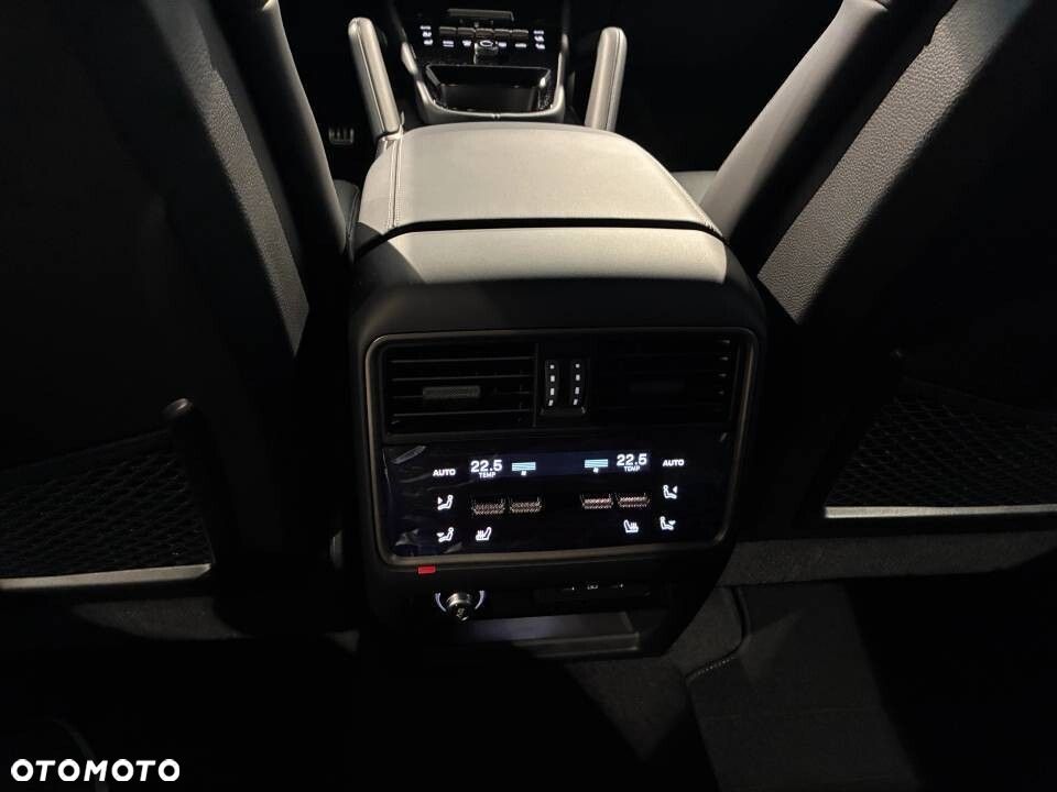 Porsche Cayenne - 9