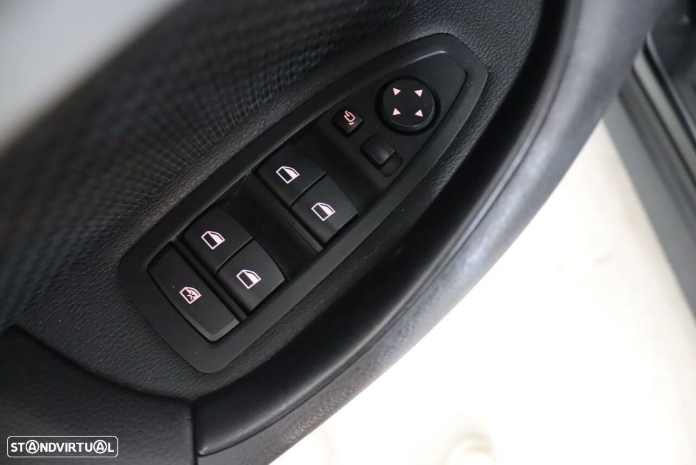 BMW X1 25 e xDrive xLine - 21