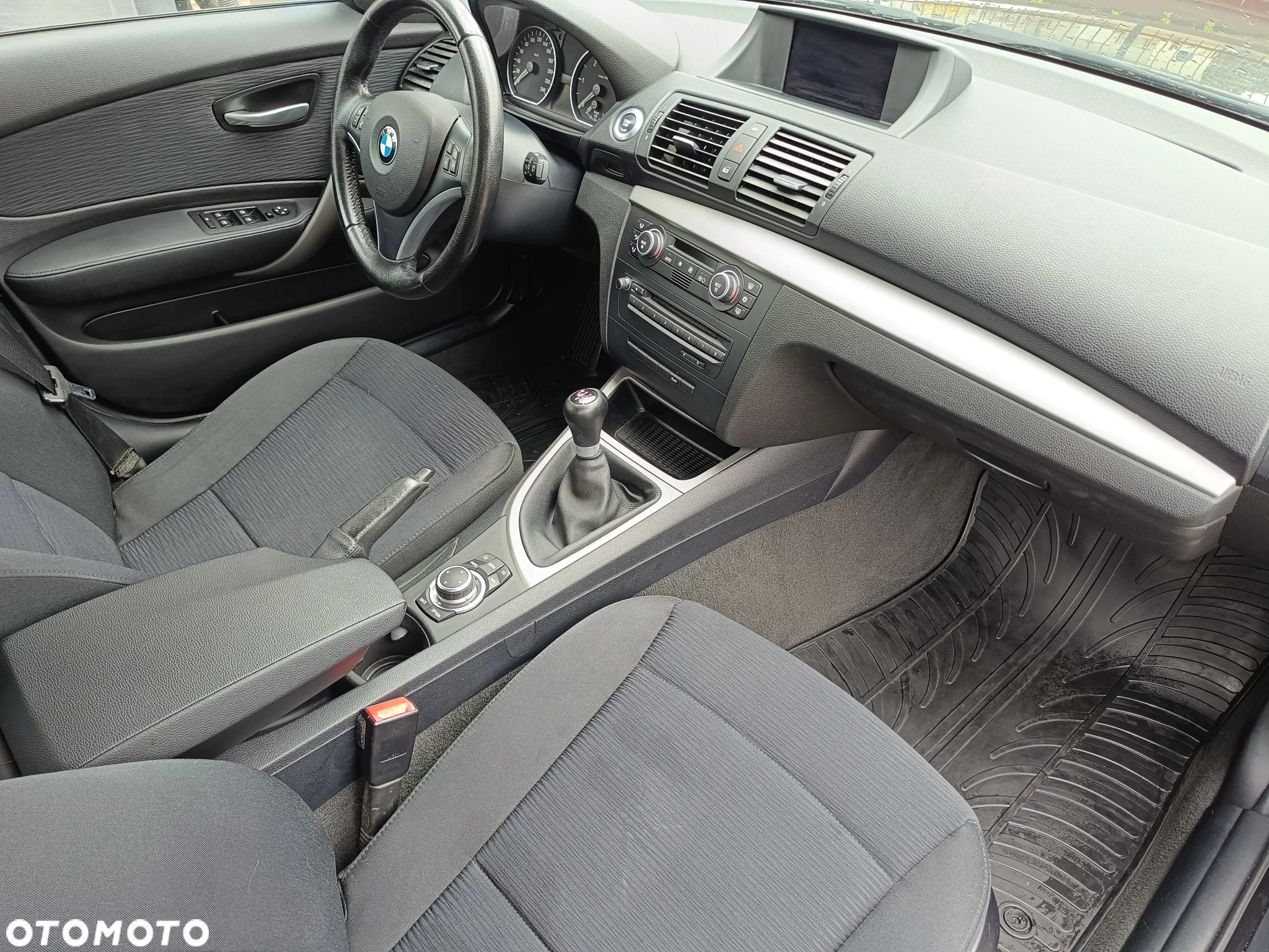 BMW Seria 1 118d Sport Line - 33