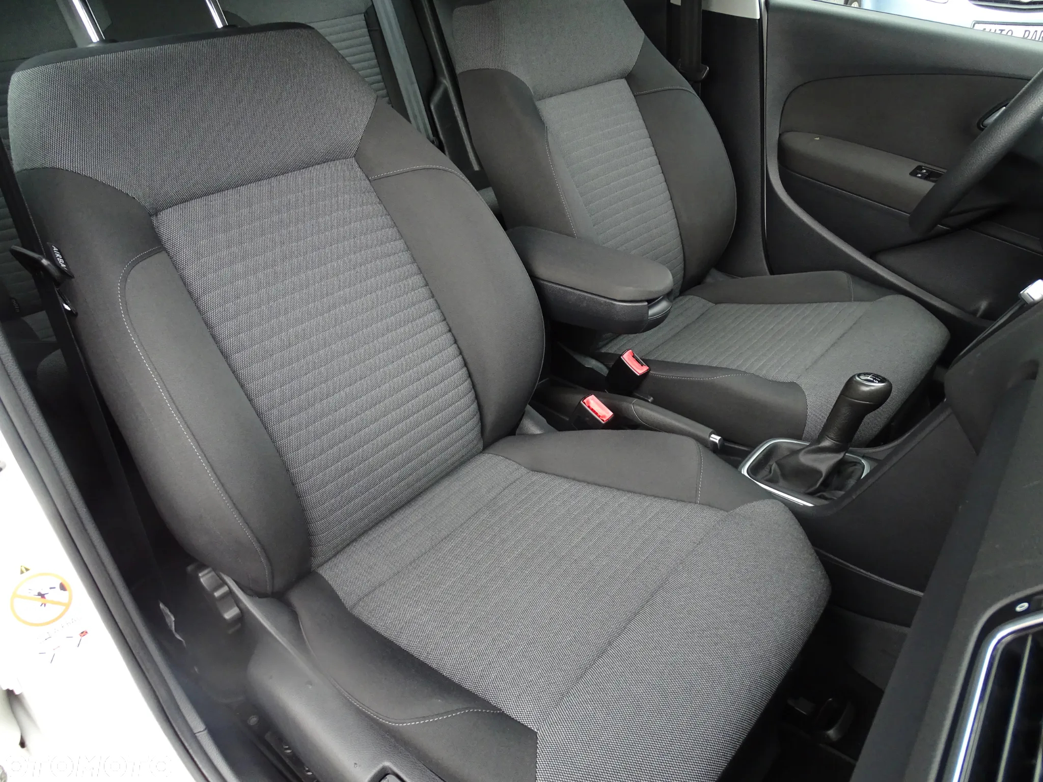 Volkswagen Polo 1.2 Blue Motion Technology Comfortline - 18