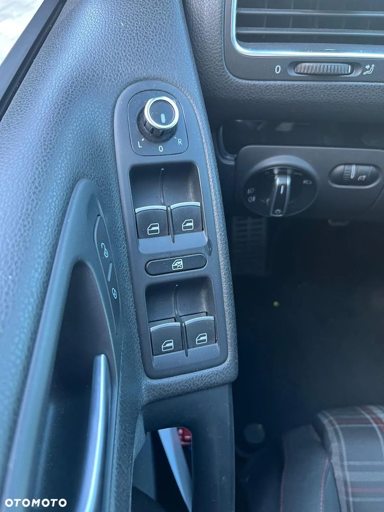 Volkswagen Golf VI 2.0 TSI GTI - 12