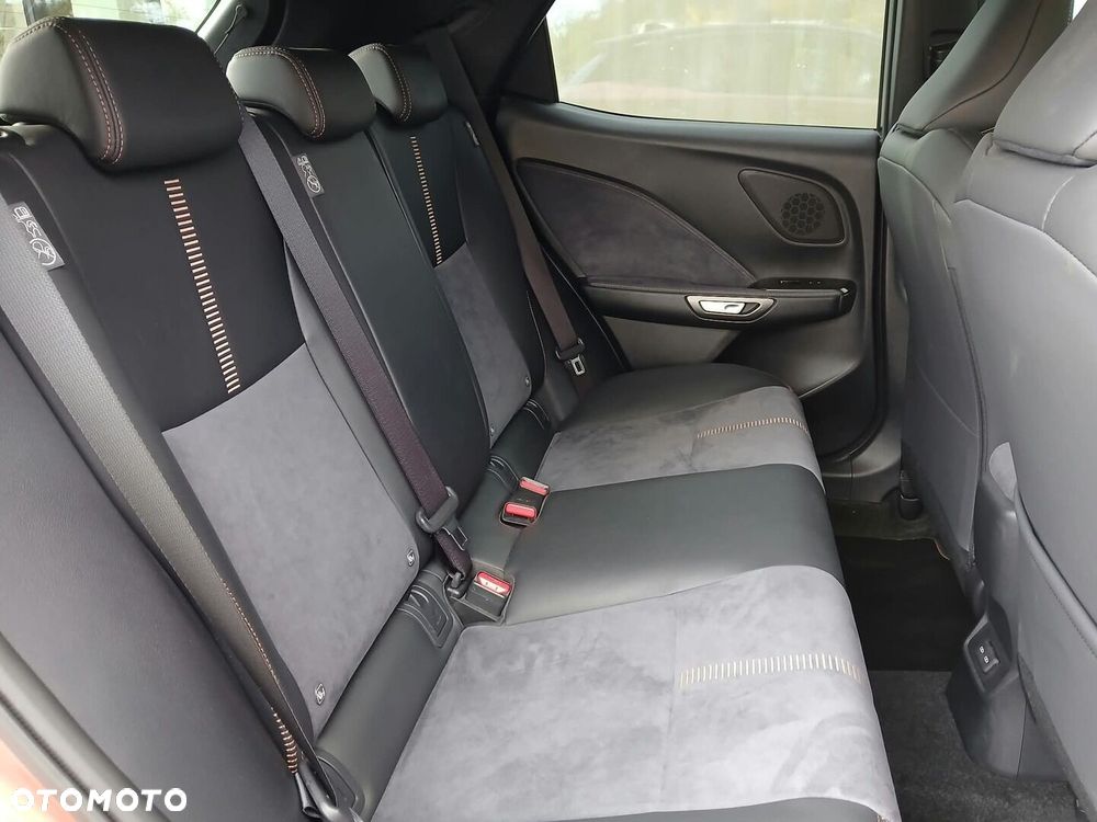 Lexus LBX 1.5 Hybrid Cool AWD - 26