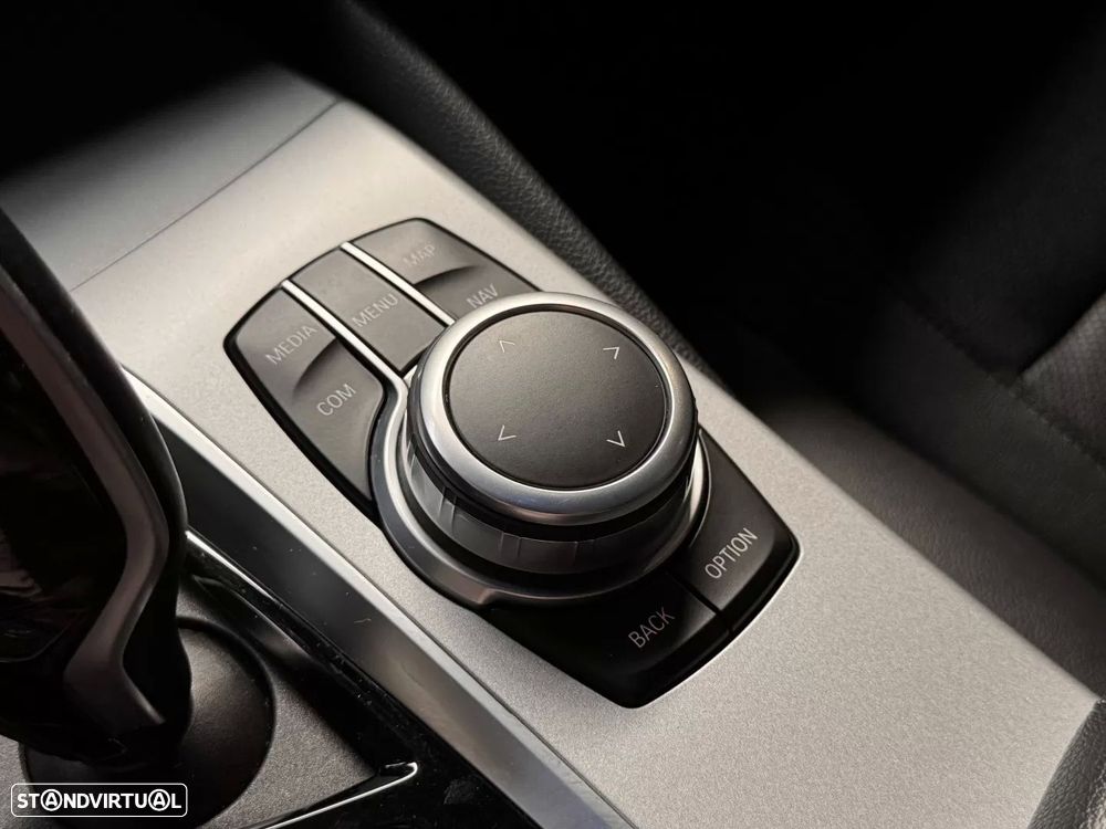 BMW 530 e Aut. Luxury Line — fotografia 25