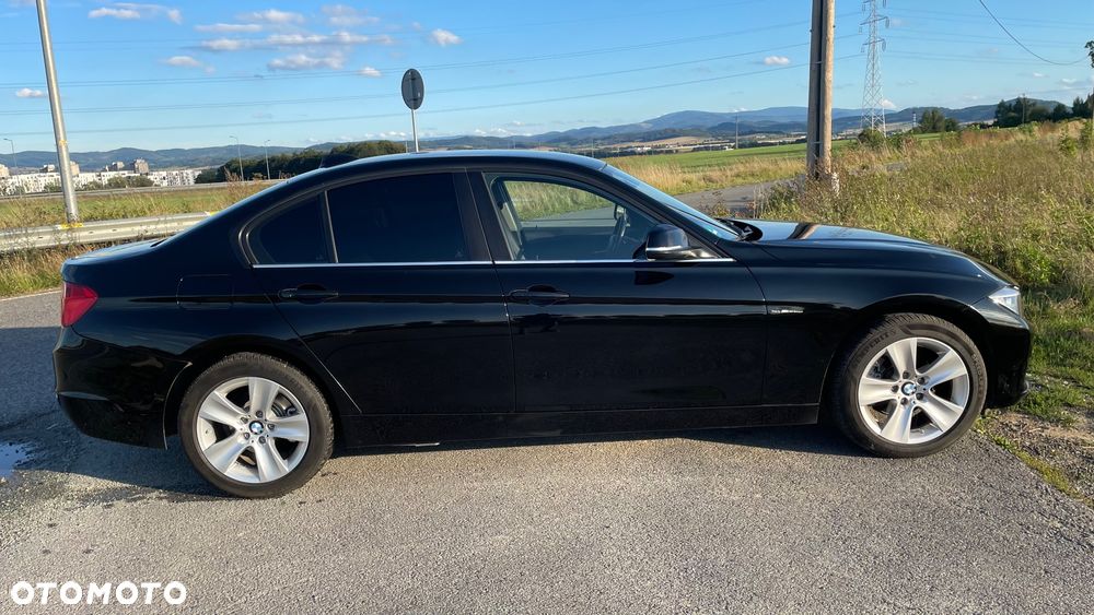 BMW Seria 3 318d Sport Line - 13