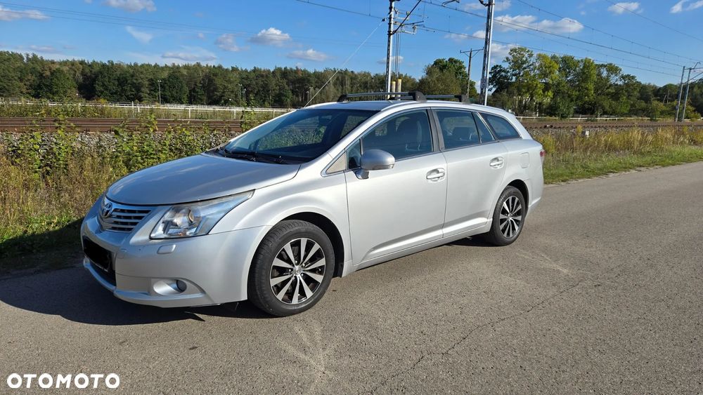 Toyota Avensis 2.0 D-4D Luna - 1