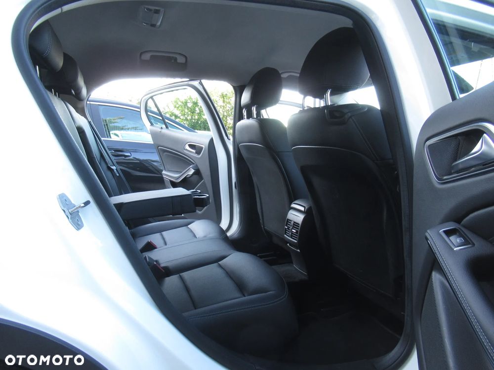 Mercedes-Benz GLA 200 7G-DCT Style - 8
