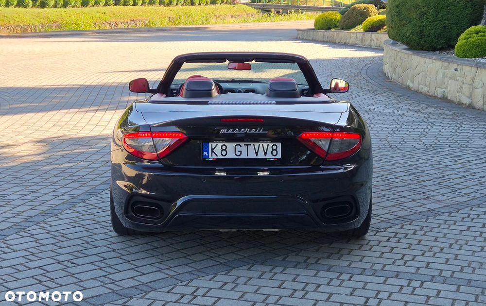 Maserati GranCabrio - 11
