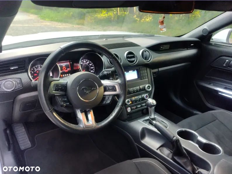 Ford Mustang - 9