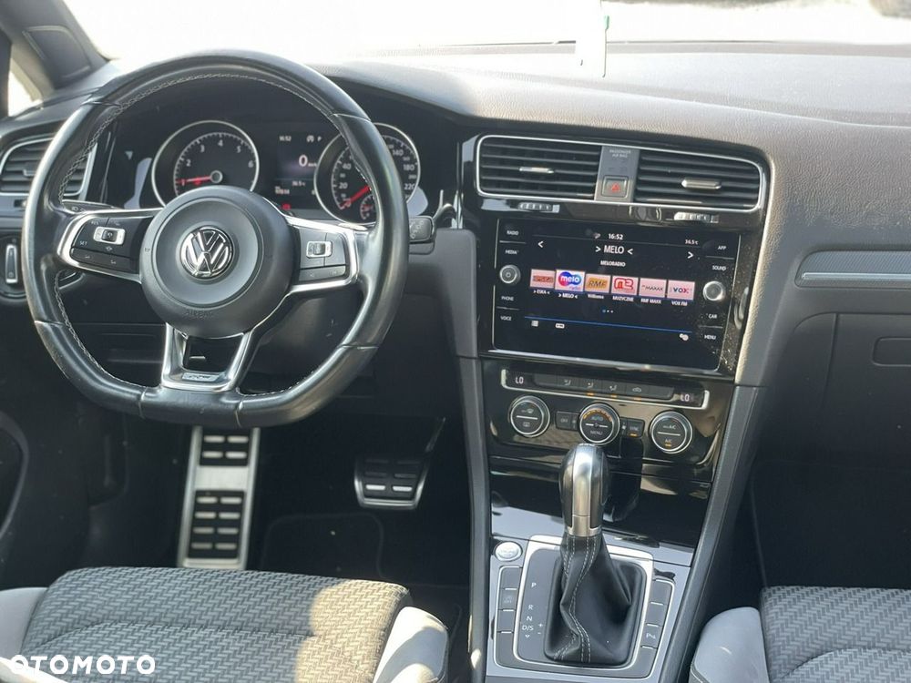 Volkswagen Golf 1.5 eTSI OPF DSG R-Line - 4