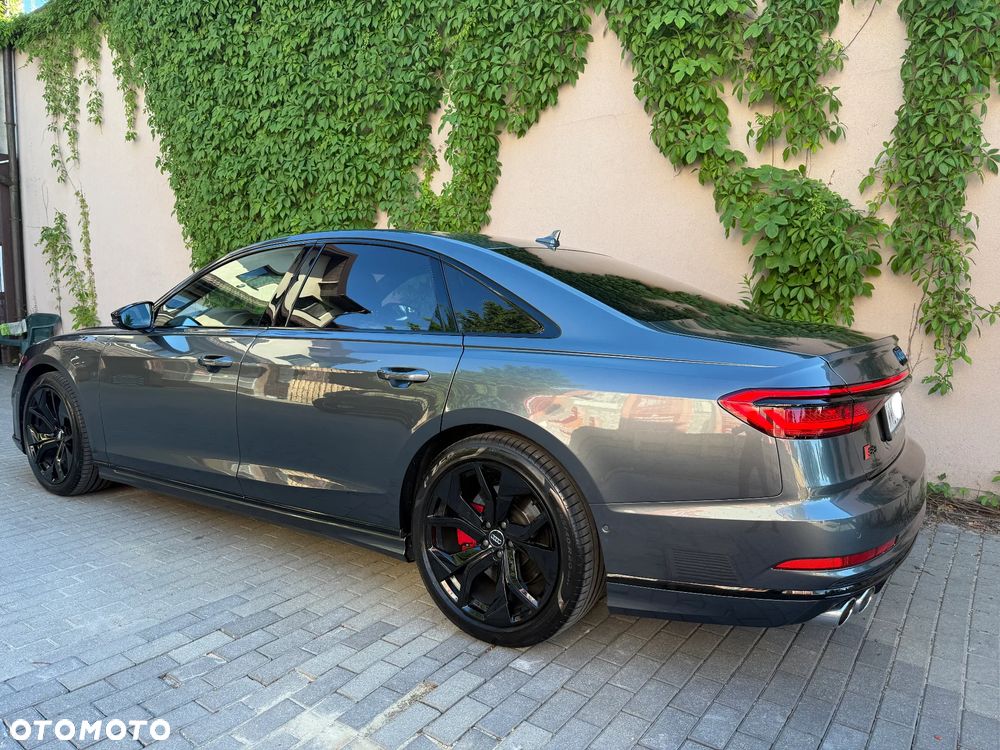 Audi S8 - 5
