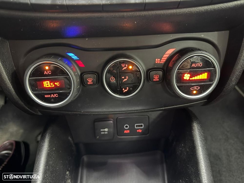 Fiat Tipo Station Wagon 1.6 M-Jet Lounge Tech J17 - 31