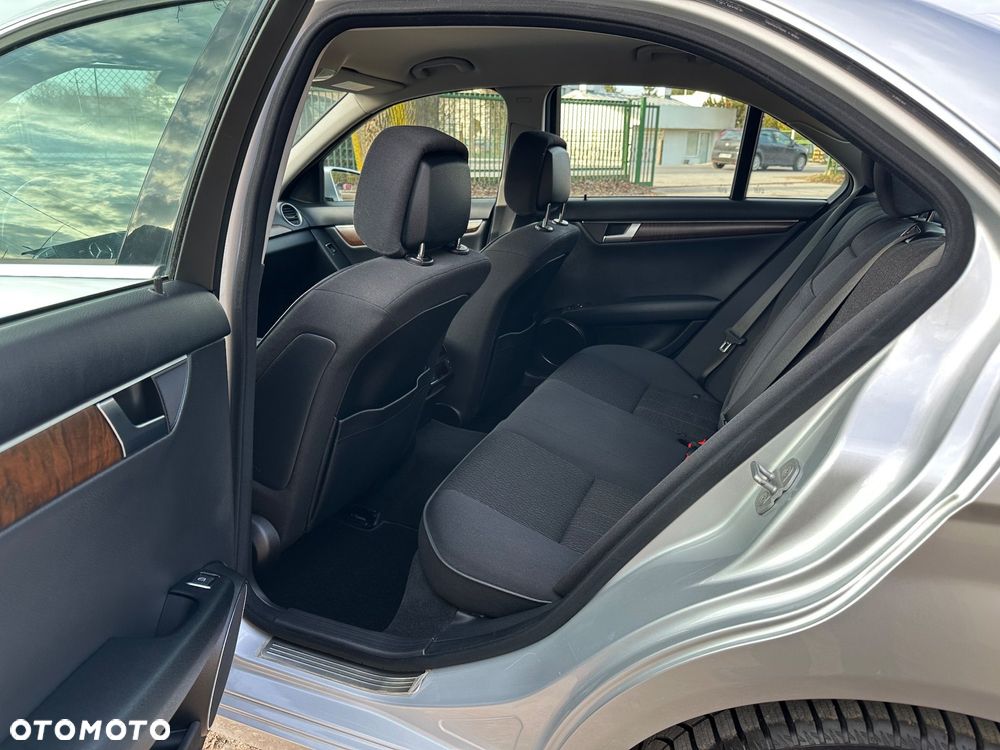 Mercedes-Benz Klasa C - 25