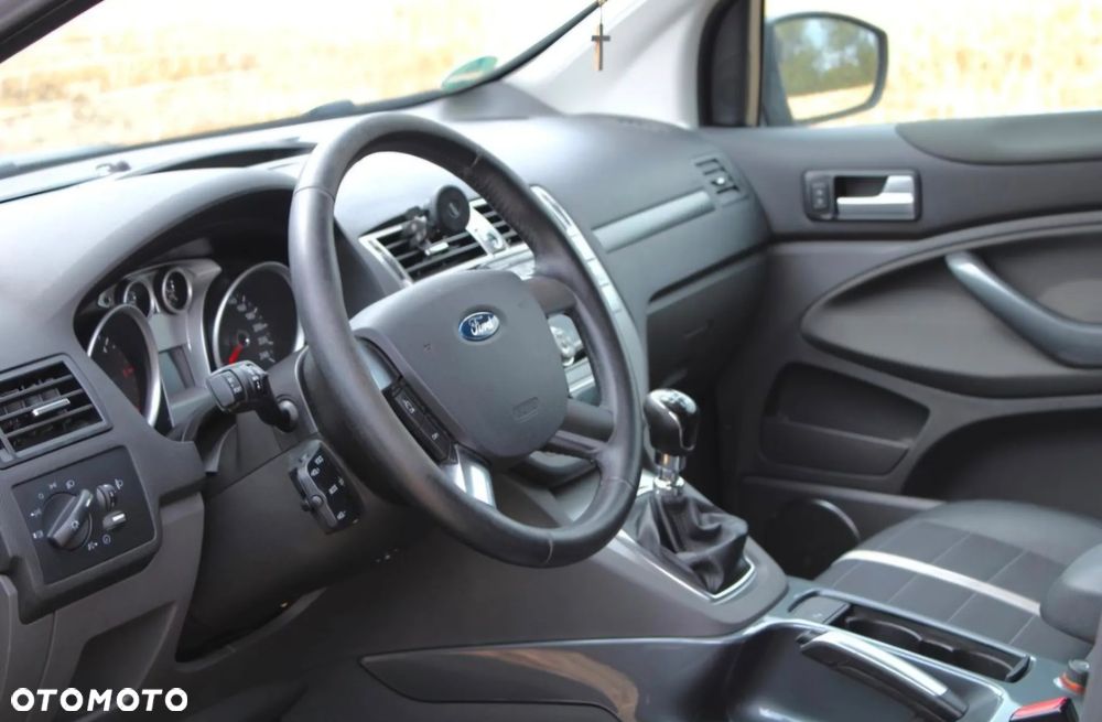 Ford Kuga 2.0 TDCi 4x4 Titanium - 6