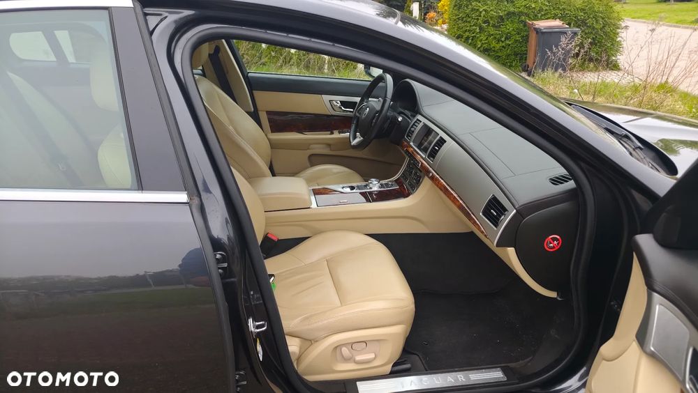 Jaguar XF 3.0 V6 Kompressor AWD - 22