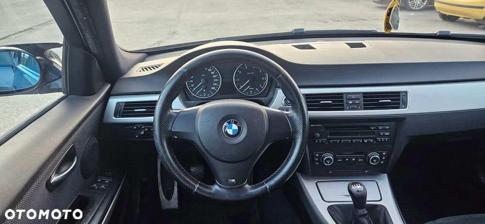 BMW Seria 3 320i - 15