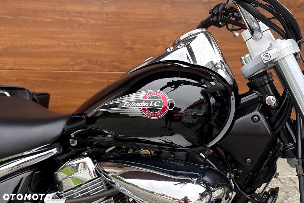 Suzuki Intruder - 7