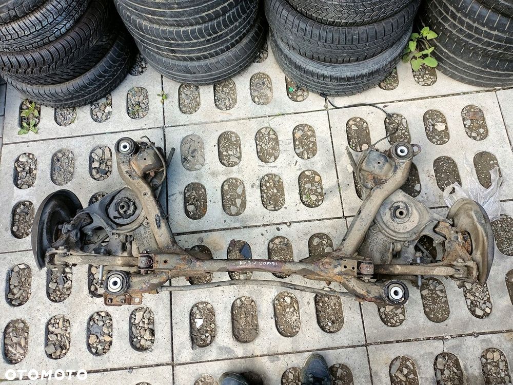 BELKA TYŁ ZAWIESZENIA AUDI A4 B7 AVANT - 1