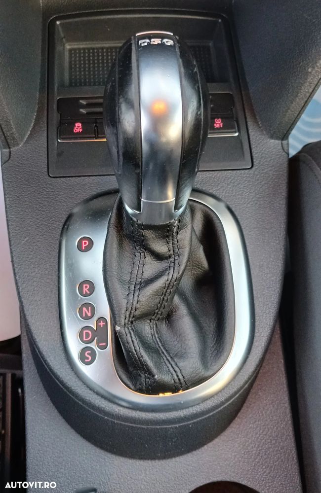 Volkswagen Touran - 9