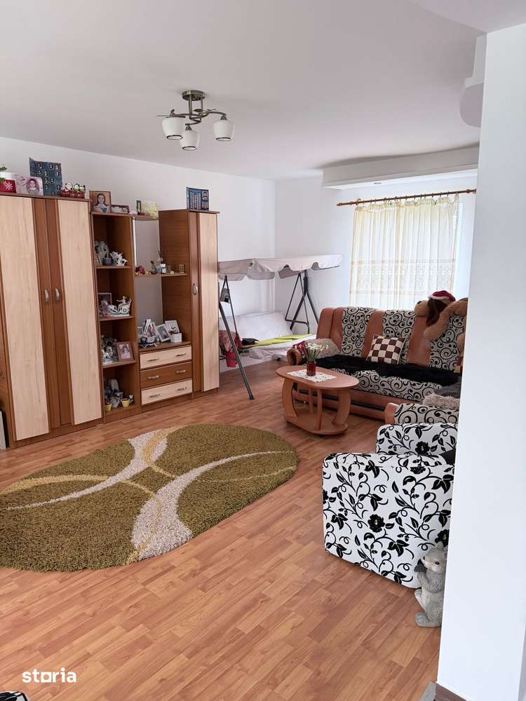 Vila Budeasa, p+1, teren 2300mp, 132000euro - Imagine principală: 2/12